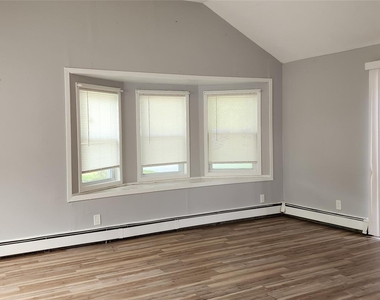 79 Hemlock Drive - Photo Thumbnail 3