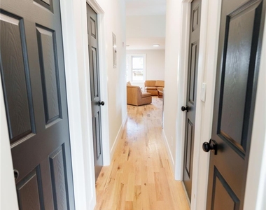 328 Columbia Street - Photo Thumbnail 13