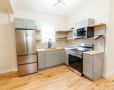 328 Columbia Street - Photo Thumbnail 14