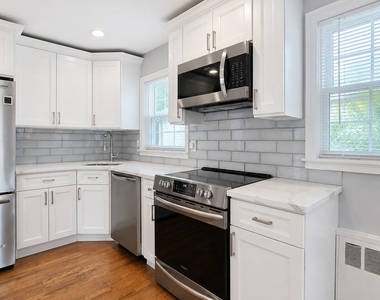 1 Iroquois Street E - Photo Thumbnail 7