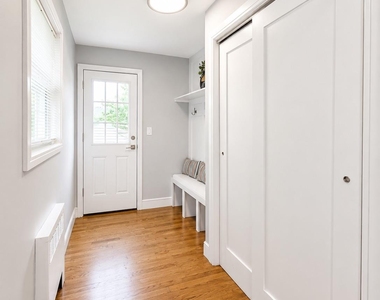 1 Iroquois Street E - Photo Thumbnail 11