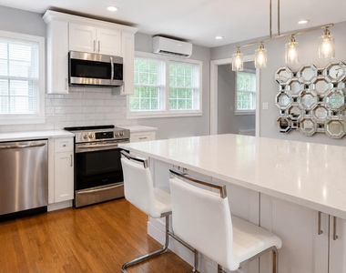 1 Iroquois Street E - Photo Thumbnail 8