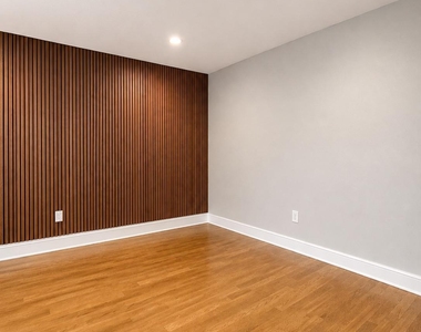 1 Iroquois Street E - Photo Thumbnail 5