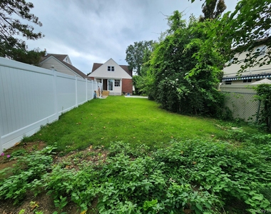 114 Lexington Avenue - Photo Thumbnail 7