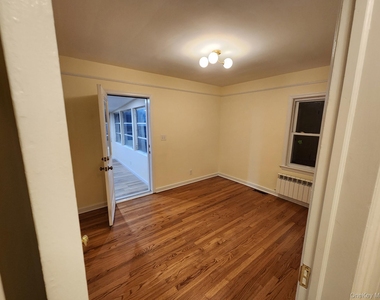 114 Lexington Avenue - Photo Thumbnail 12