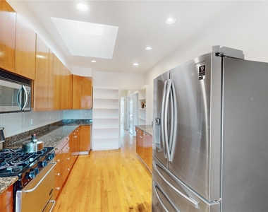 8309 25th Avenue - Photo Thumbnail 3