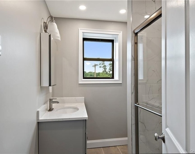 122 Commerce Street - Photo Thumbnail 4