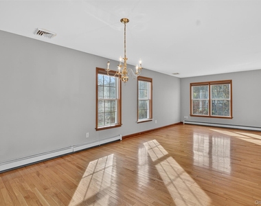 98 Black Creek Road - Photo Thumbnail 11