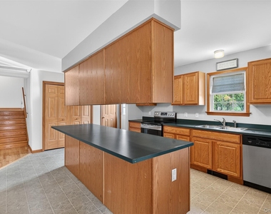 98 Black Creek Road - Photo Thumbnail 12