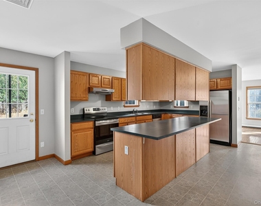 98 Black Creek Road - Photo Thumbnail 13