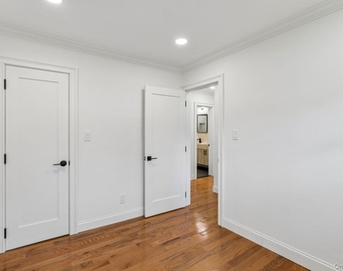 98 Rose Place - Photo Thumbnail 11