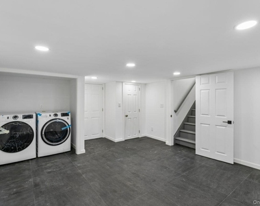 98 Rose Place - Photo Thumbnail 19