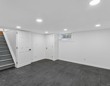 98 Rose Place - Photo Thumbnail 20