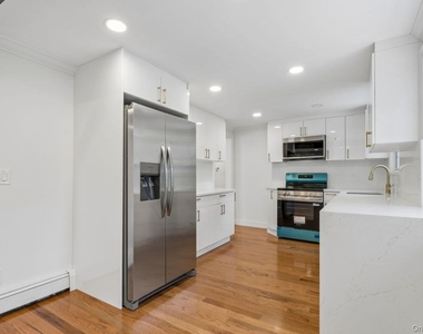 98 Rose Place - Photo Thumbnail 14