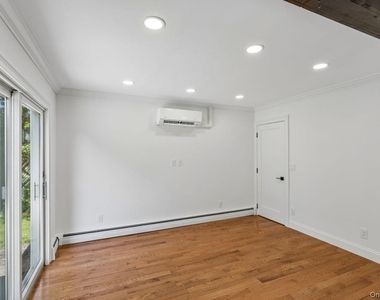 98 Rose Place - Photo Thumbnail 17