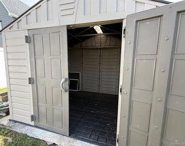 885 E Park Avenue - Photo Thumbnail 16