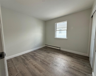 885 E Park Avenue - Photo Thumbnail 10