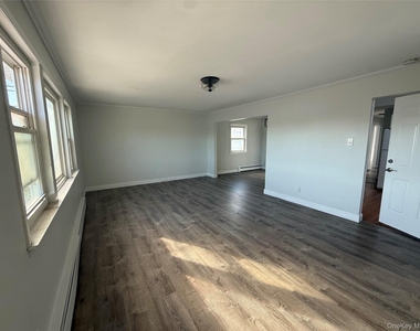 885 E Park Avenue - Photo Thumbnail 17