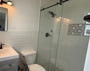 885 E Park Avenue - Photo Thumbnail 11