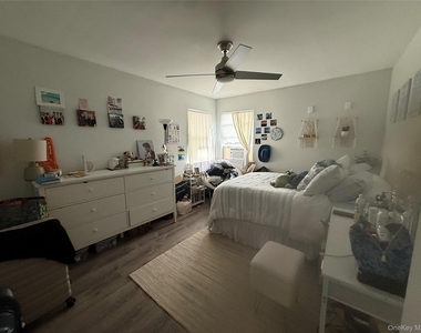 885 E Park Avenue - Photo Thumbnail 12