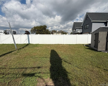 885 E Park Avenue - Photo Thumbnail 14