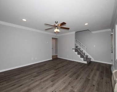 55 Park Avenue - Photo Thumbnail 3