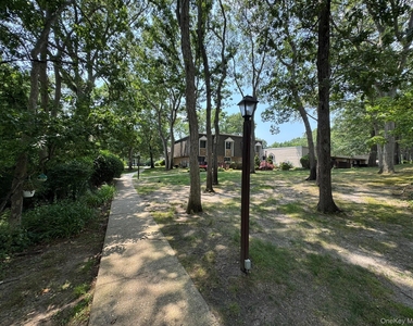 233 Sagamore Hills Drive - Photo Thumbnail 12