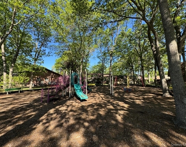 233 Sagamore Hills Drive - Photo Thumbnail 18