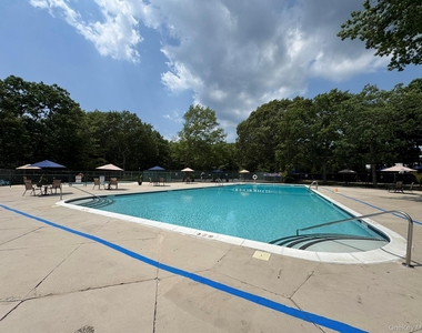 233 Sagamore Hills Drive - Photo Thumbnail 9