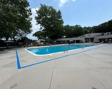 233 Sagamore Hills Drive - Photo Thumbnail 11