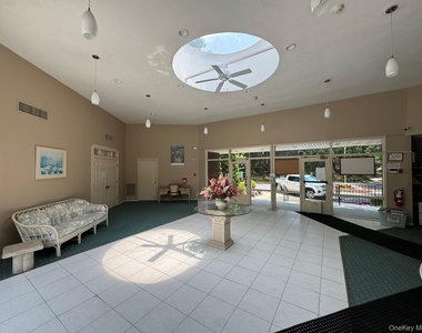233 Sagamore Hills Drive - Photo Thumbnail 8