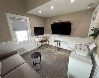 607 Nassau Street - Photo Thumbnail 43