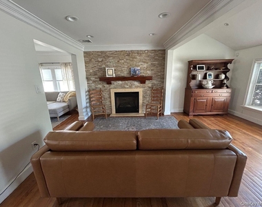 607 Nassau Street - Photo Thumbnail 13
