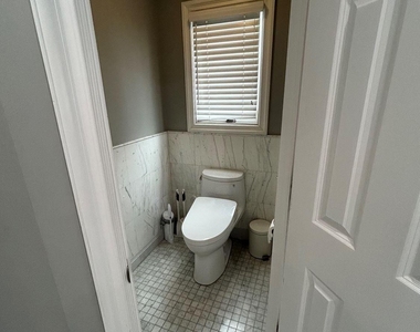 607 Nassau Street - Photo Thumbnail 42