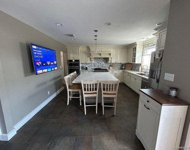 607 Nassau Street - Photo Thumbnail 19