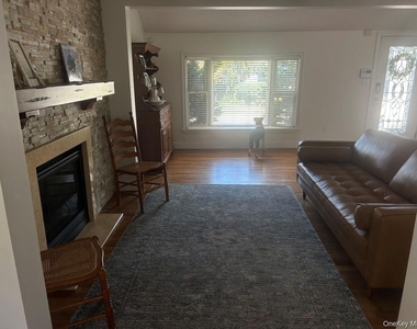 607 Nassau Street - Photo Thumbnail 8