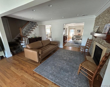 607 Nassau Street - Photo Thumbnail 12