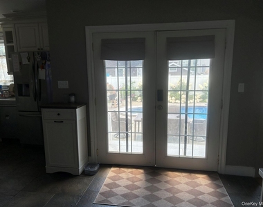 607 Nassau Street - Photo Thumbnail 17