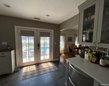 607 Nassau Street - Photo Thumbnail 24
