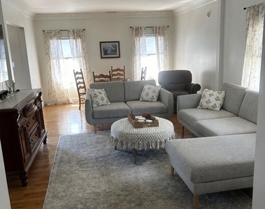 607 Nassau Street - Photo Thumbnail 4