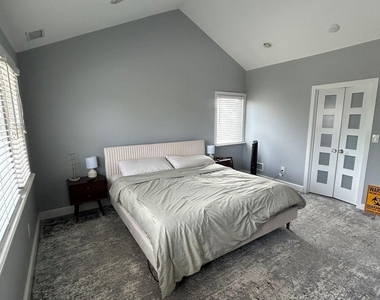 607 Nassau Street - Photo Thumbnail 28