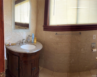 59 Essex Road - Photo Thumbnail 14