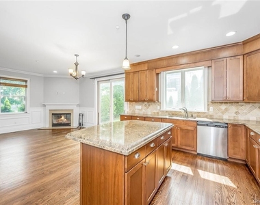 114 Lincoln Avenue - Photo Thumbnail 7