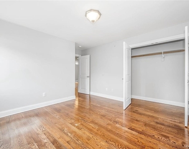 114 Lincoln Avenue - Photo Thumbnail 14