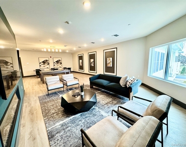 306 Bluestone Court - Photo Thumbnail 5