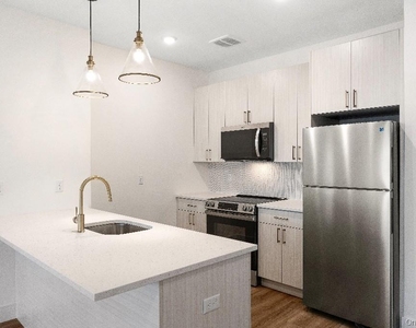 306 Bluestone Court - Photo Thumbnail 8