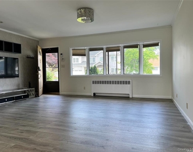 14 Hicks Avenue - Photo Thumbnail 3