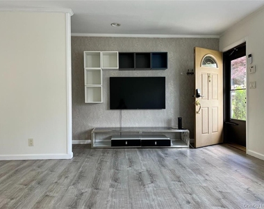 14 Hicks Avenue - Photo Thumbnail 2