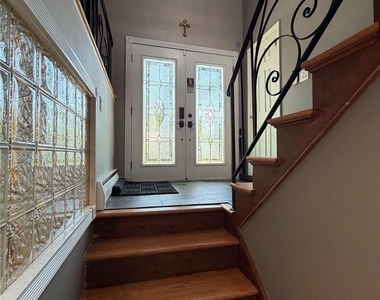 6 Raphael Street - Photo Thumbnail 6