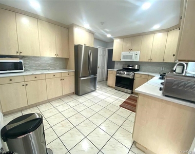 60 Gristmill Lane - Photo Thumbnail 11